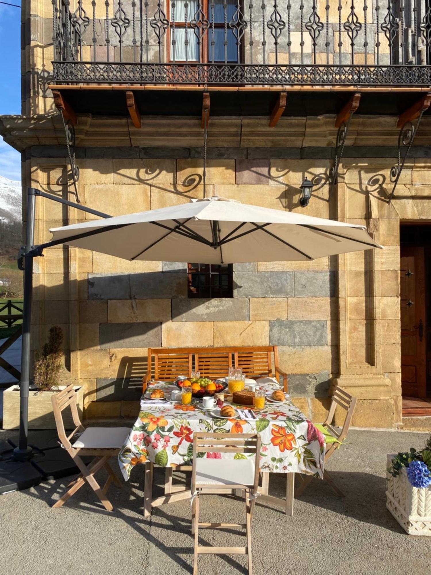 La Casona De Lombrana, En Polaciones מראה חיצוני תמונה
